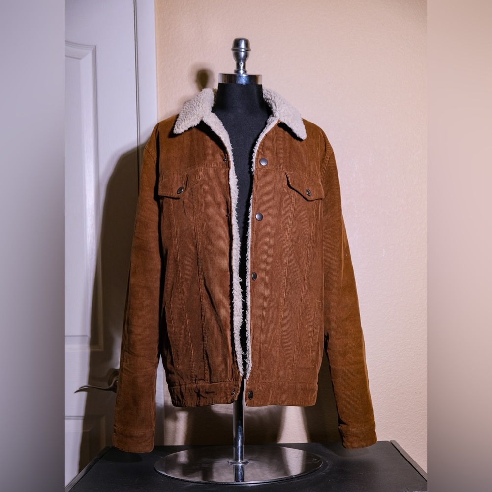 EXPRESS Corduroy, Sherpa-lined Jacket. (Size: Large Tall)